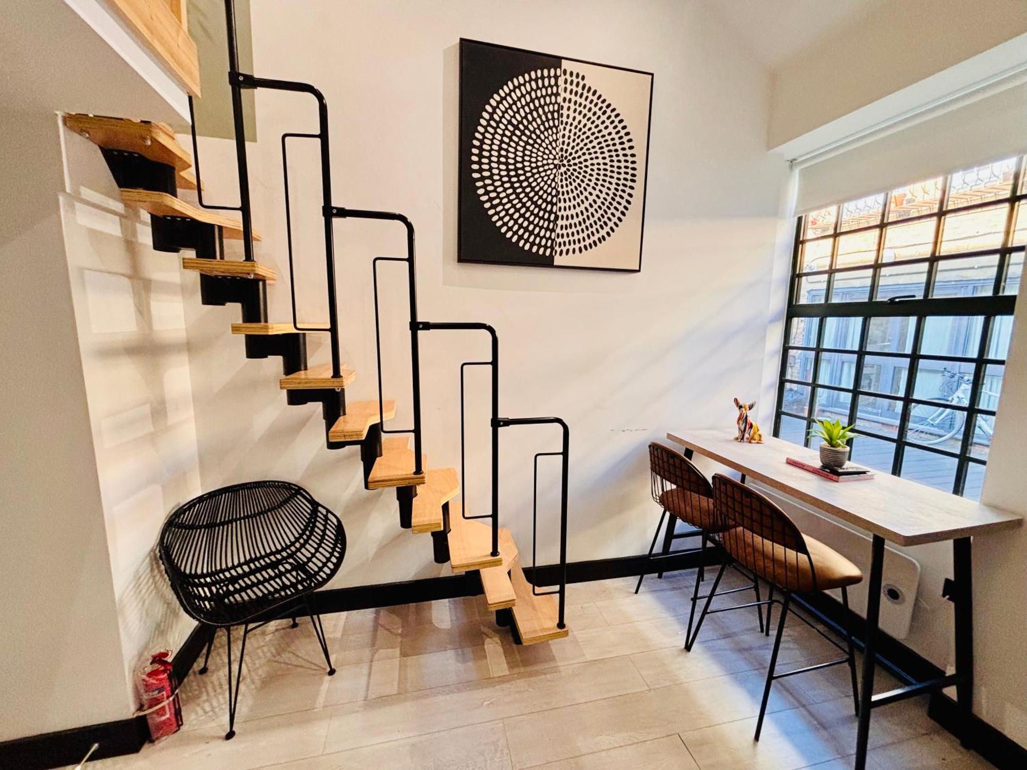 Hackney - No 19 - Vibrant Getaway Apartment London